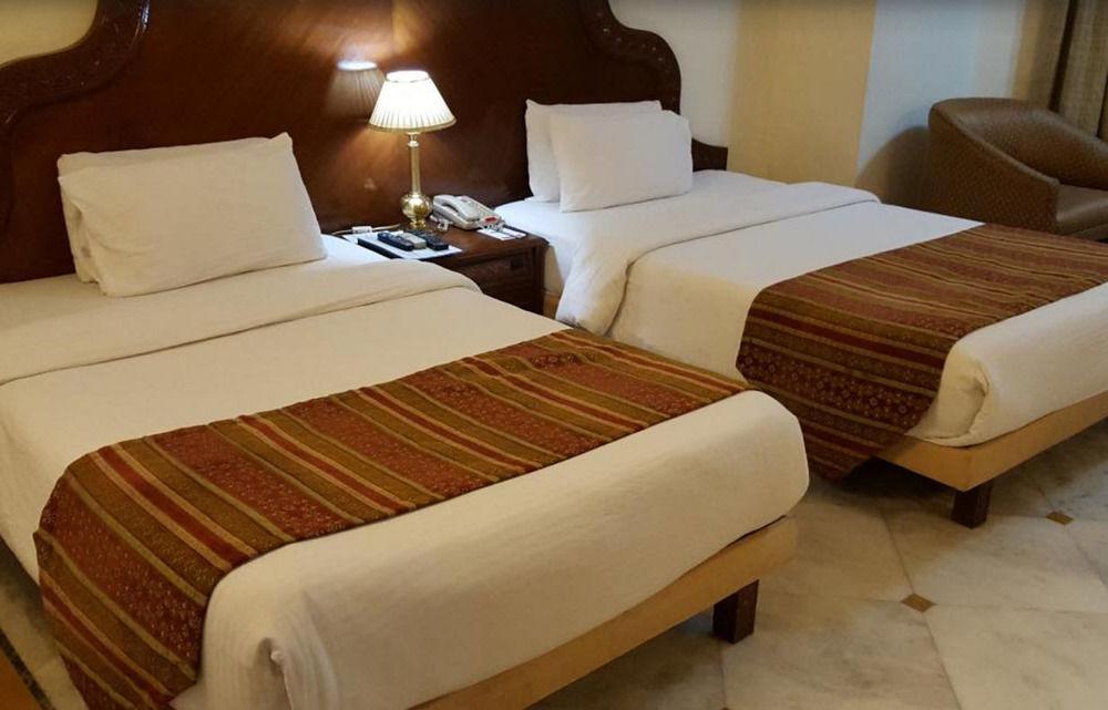 Hotel Ramada Khajurāho Exteriér fotografie
