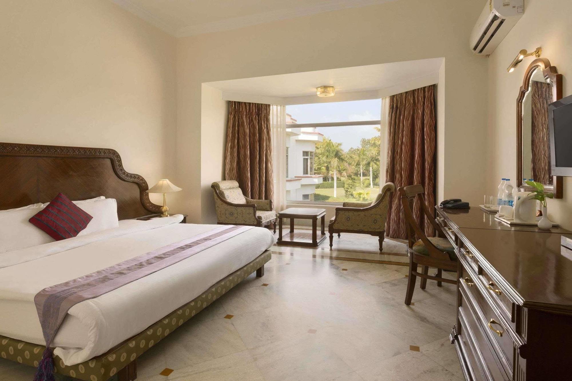 Hotel Ramada Khajurāho Exteriér fotografie