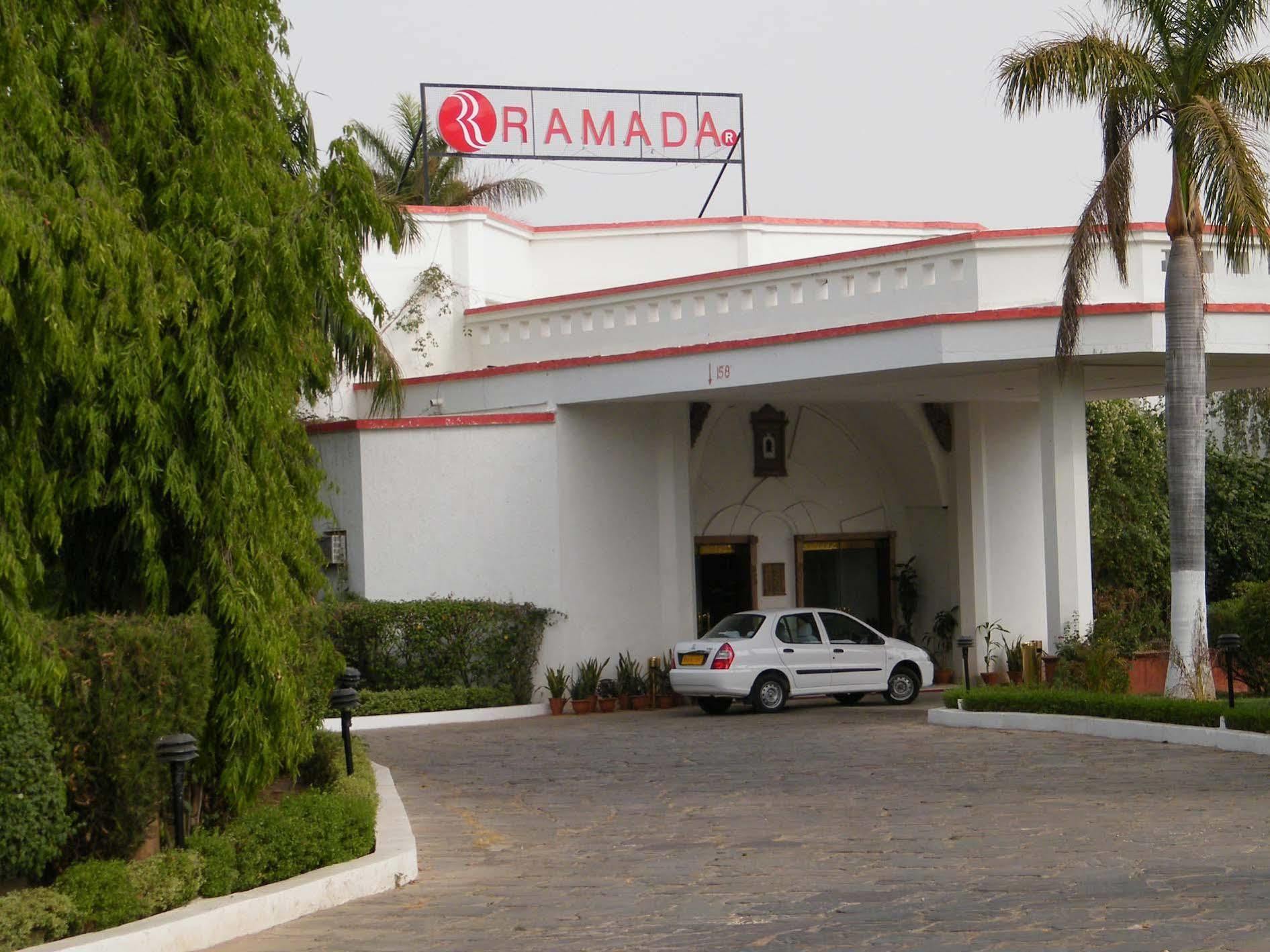 Hotel Ramada Khajurāho Exteriér fotografie